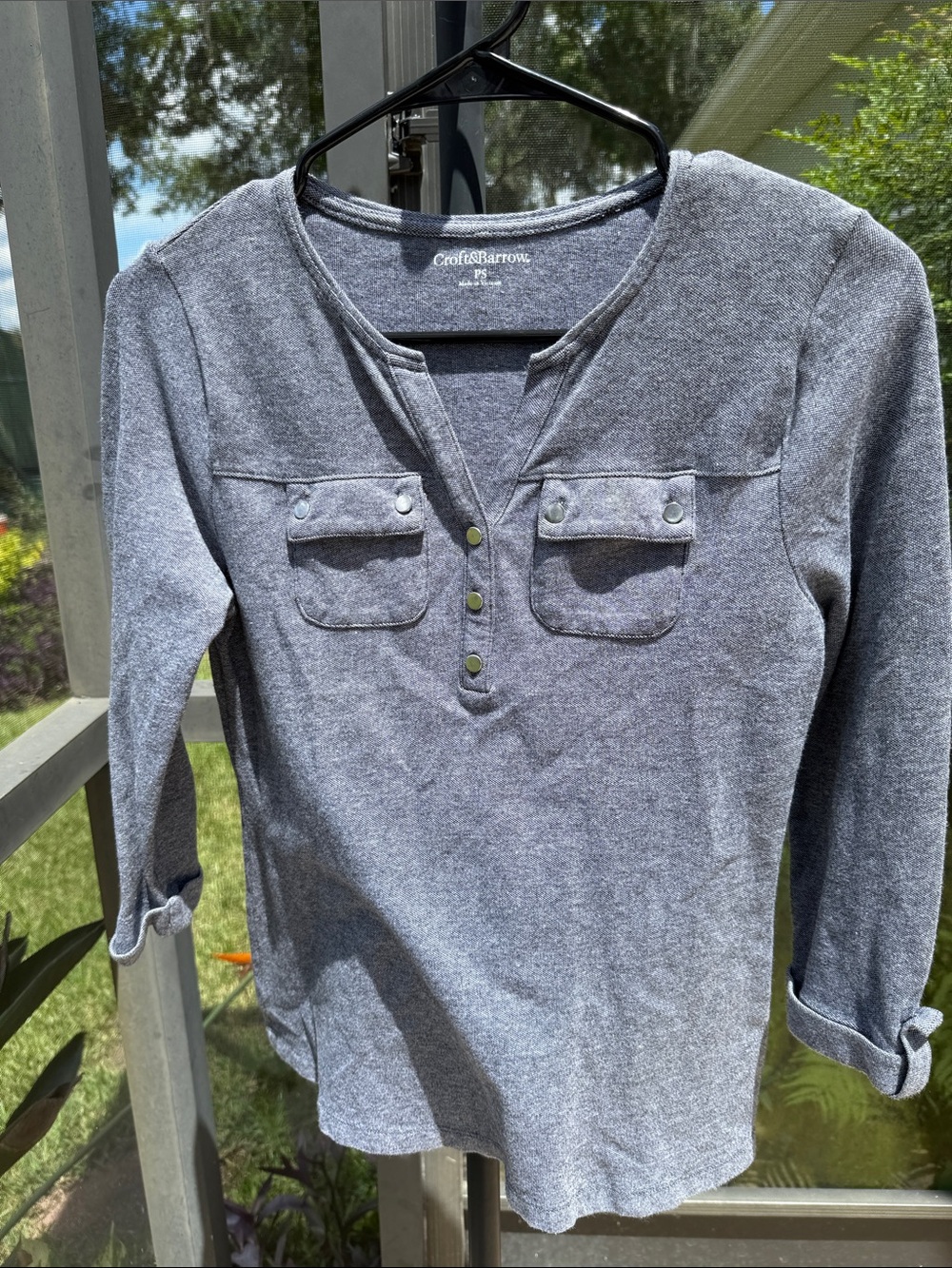 croft & barrow cotton feather Gray 3/4 sleeve top with Chest Pockets